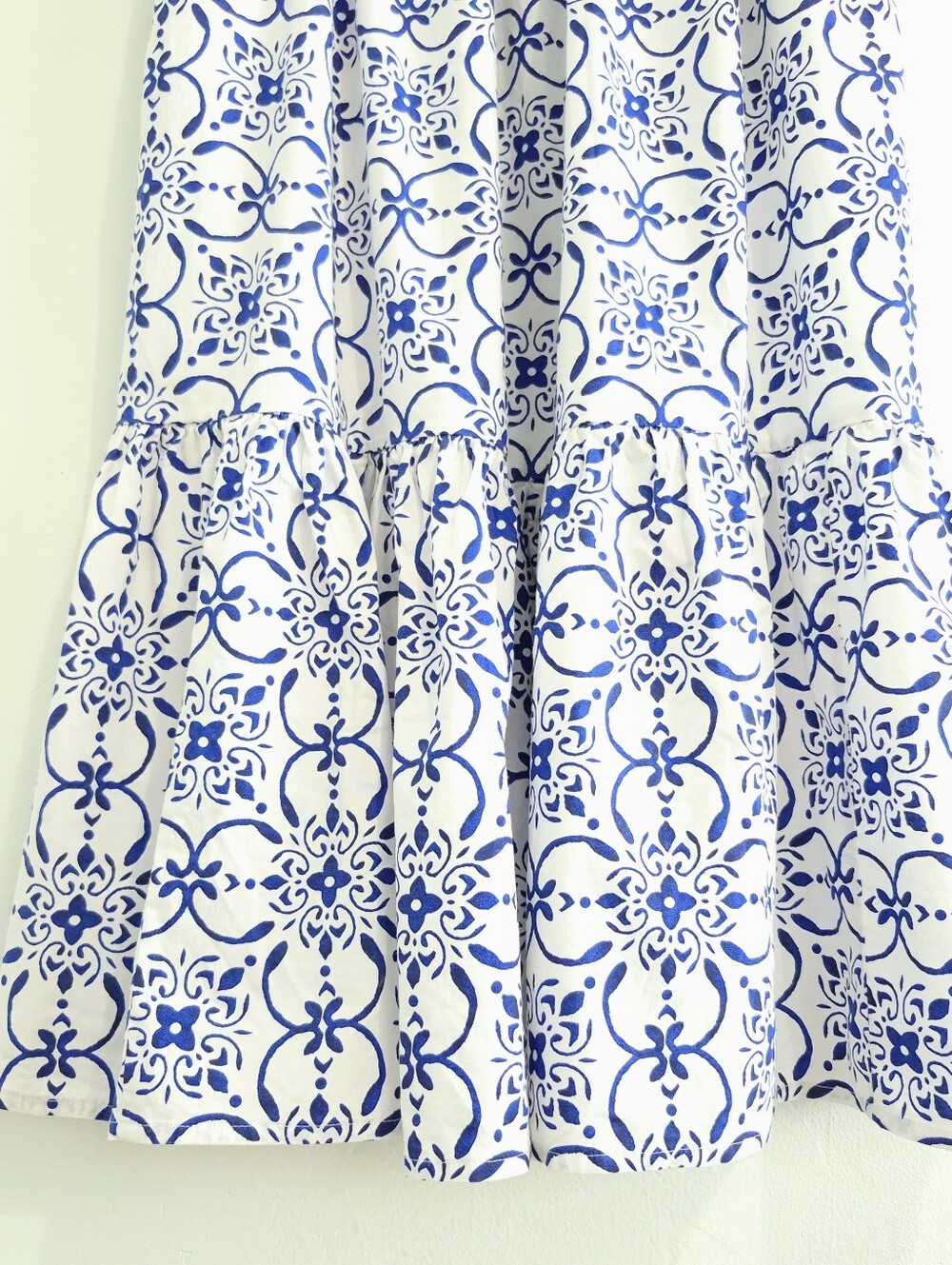 J.CREW Tile Print Midi Sundress Size 10 Blue White Cotton Smocked Tiered Pockets - Picture 6 of 16